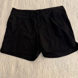 MAGELLAN Shorts / NWT. Quick Dri, pockets. Size L